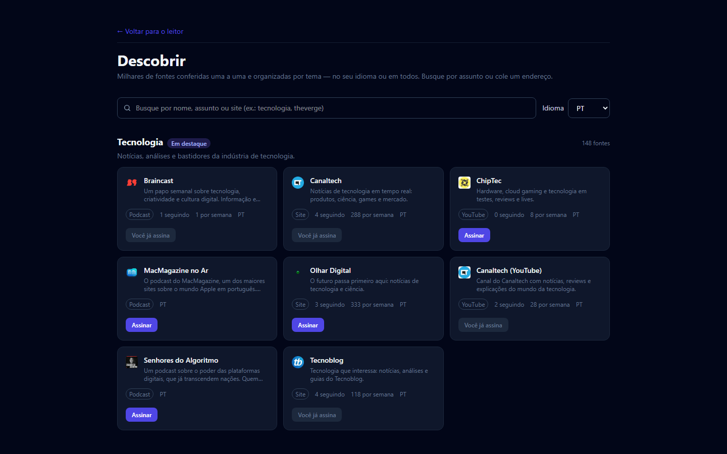 A tela Descobrir: cartões de temas como Tecnologia, Ciência e Livros, cada um com uma amostra de fontes e o número de fontes disponíveis, e um seletor de idioma no topo.